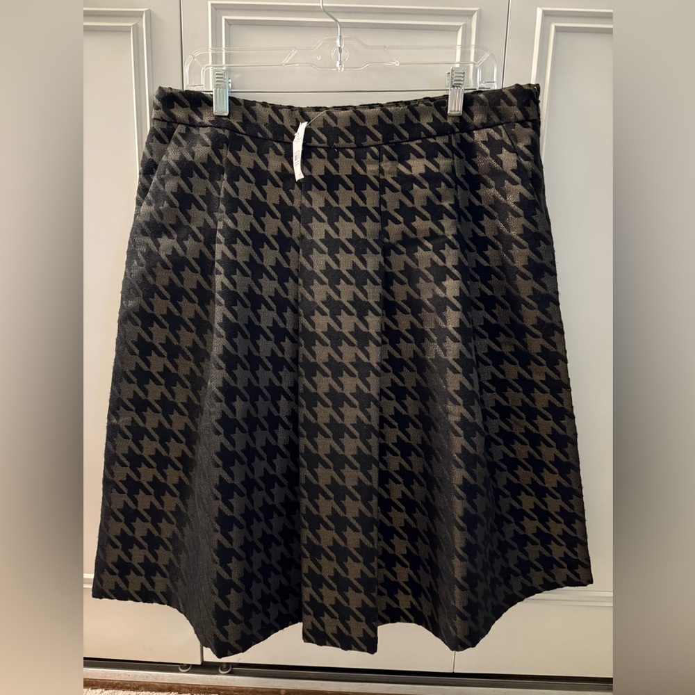 Ann Taylor Houndstooth Black and Gold Skirt